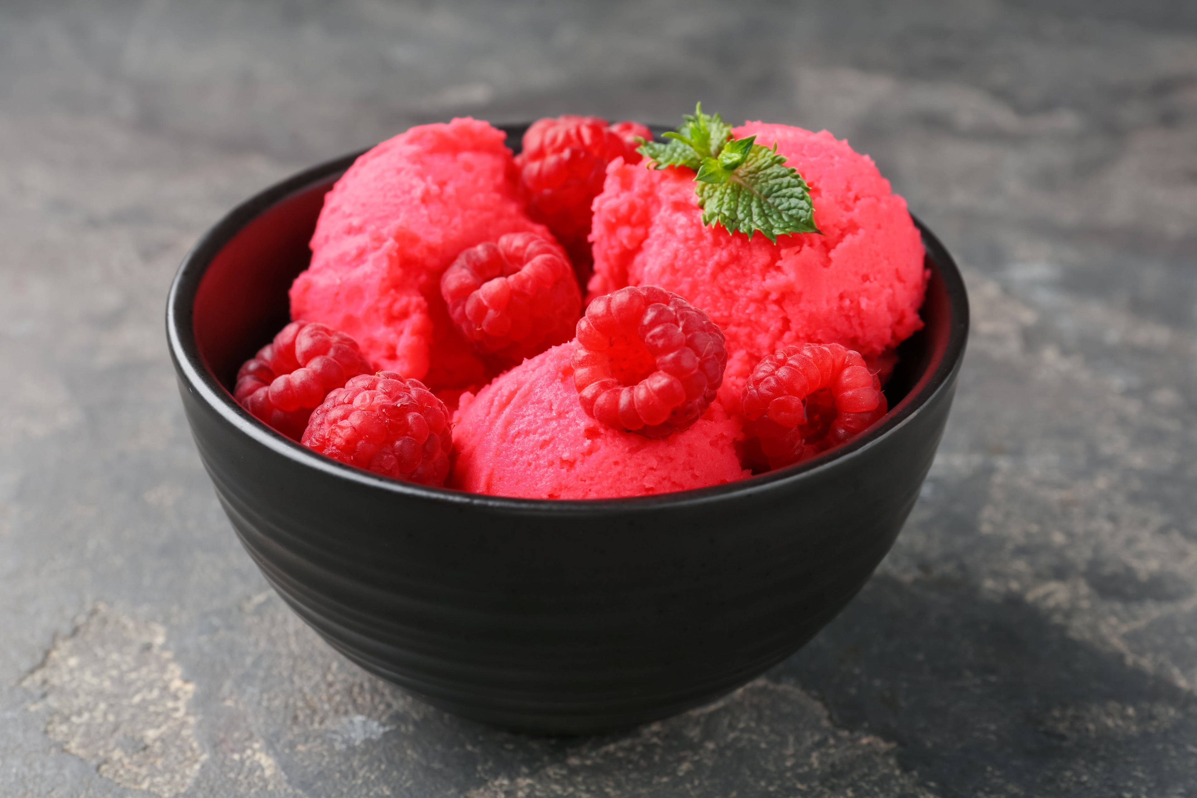 Himbeer-Eiscreme